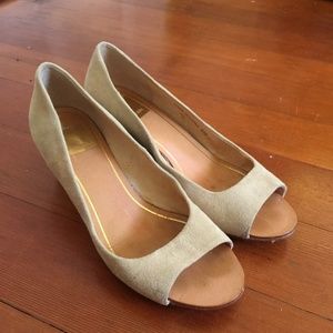 Dolce Vita Illa Peep Toe Wedge Sandals - Size 6